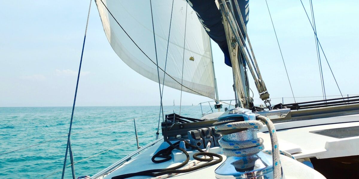 10 Knots Every Boater Should Know (And When to Use Each One)